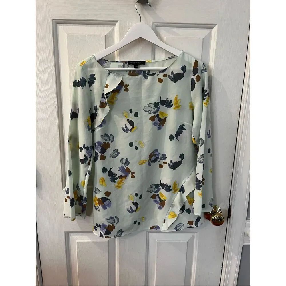 Banana Republic Light Blue Flutter Ruffle Blouse sz S